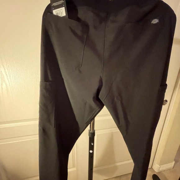 The Dickies EDS Essentials Elastic Waist Cargo Scrub Pants - Picture 2 of 6